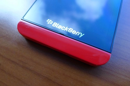 Đập hộp blackberry z10 màu đỏ - 2