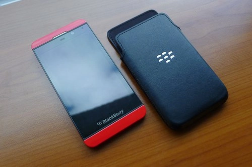Đập hộp blackberry z10 màu đỏ - 8