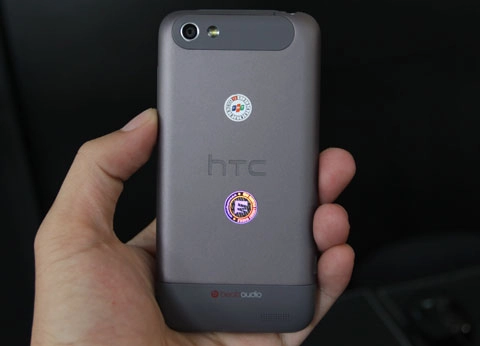 Đập hộp htc one v chính hãng - 4