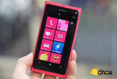 đập hộp lumia 800 màu hồng ở vn - 3