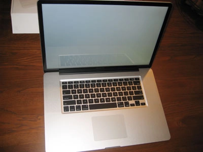 đập hộp macbook 17 inch pin liền - 7