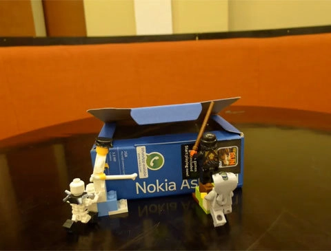 đập hộp nokia asha 311 theo phong cách lego tại vn - 1