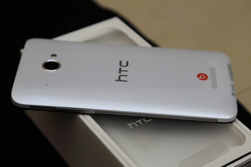 đập hộp smartphone màn hình siêu mịn của htc - 7