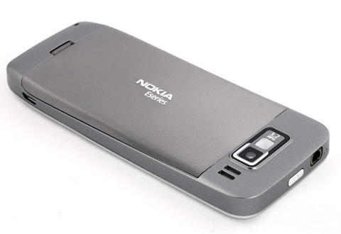 đập hộp smartphone siêu mỏng nokia e52 - 7