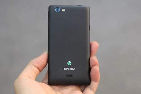 đập hộp sony xperia miro tại tp hcm - 4