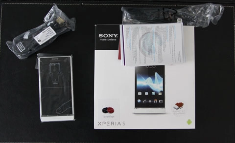 đập hộp sony xperia s chính hãng - 2