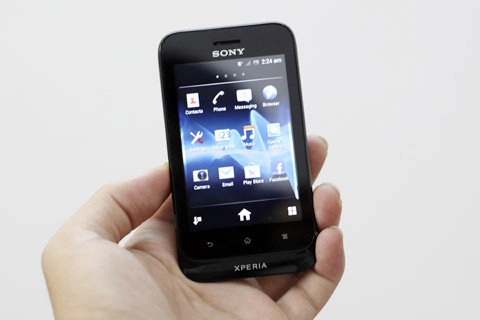 đập hộp sony xperia tipo tại vn - 4