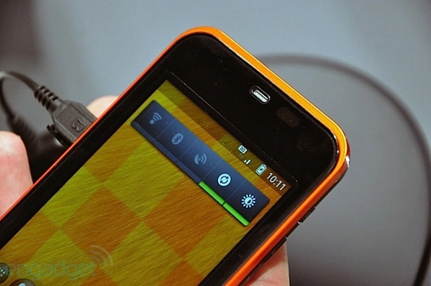 Di động android nhật với màn hình như iphone 4 - 5