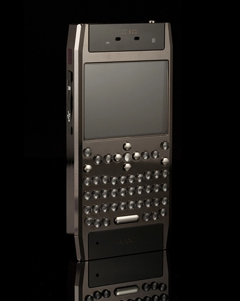 Di động mobiado giống nokia e71 - 2