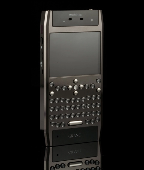 Di động mobiado giống nokia e71 - 8