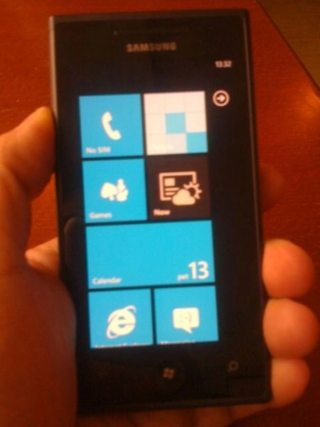 Di động thứ 2 chạy windows phone của samsung rò rỉ - 1