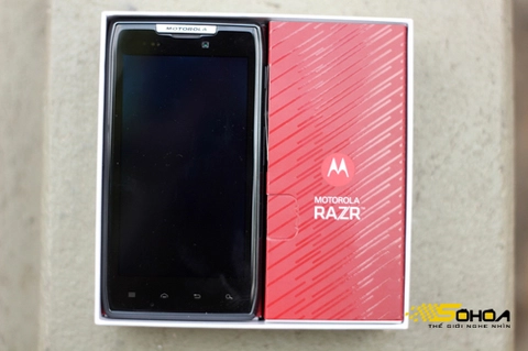 Droid razr siêu mỏng đầu tiên ở vn - 2