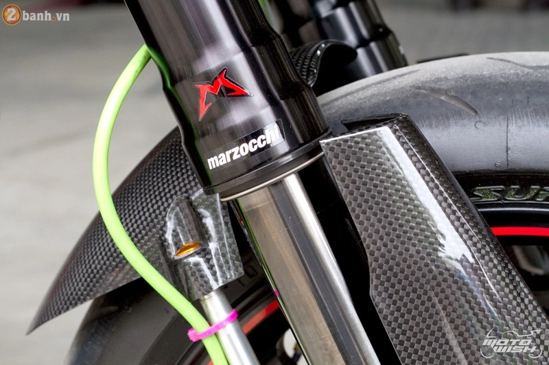 Ducati hypermotard 1100 evo sp với bản độ đầy sang chảnh - 14