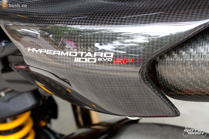 Ducati hypermotard 1100 evo sp với bản độ đầy sang chảnh - 15