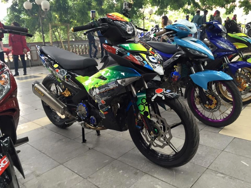 Exciter 150 sơn tem đấu nổi bật của biker hà nội - 2