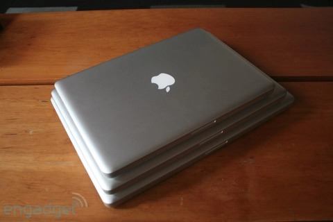 Gia đình macbook pro qua ảnh - 1