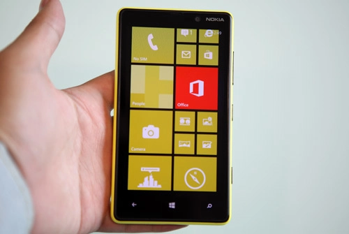 Hình ảnh nokia lumia 820 tại vn - 1