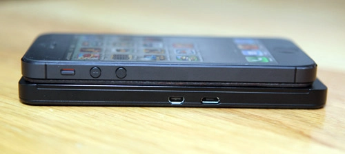 hình ảnh so sánh iphone 5 và blackberry l series - 3