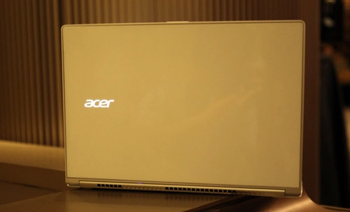 Hình ảnh thực tế acer s7 tại việt nam - 5