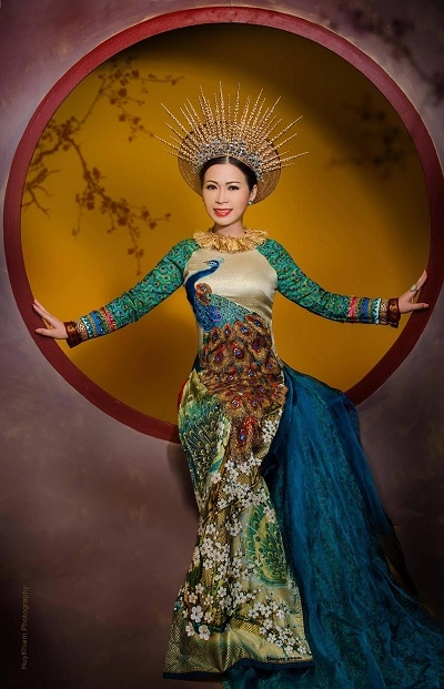 Hoa hậu thảo lâm quý phái trong trang phục áo dài - 2