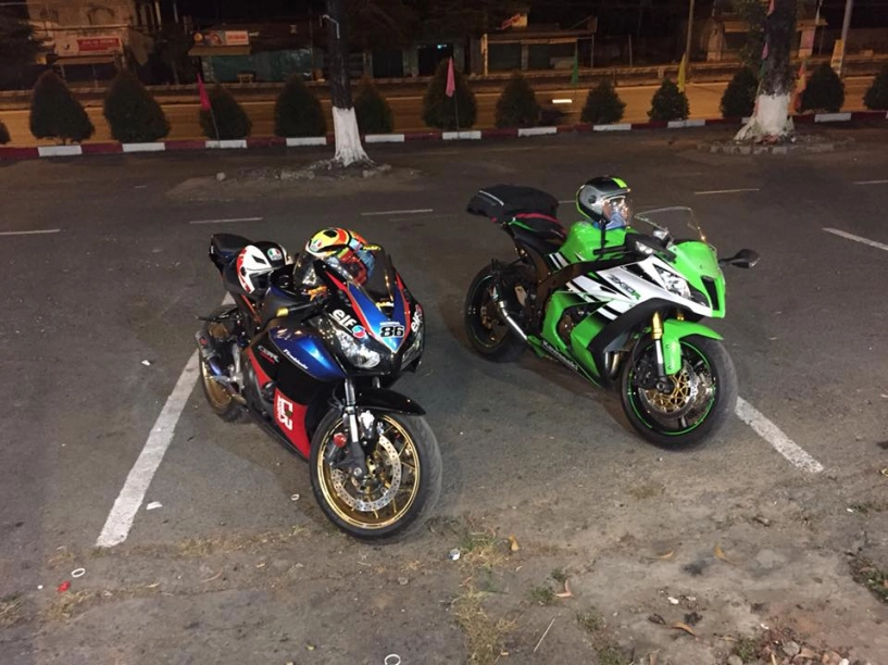 Honda cbr1000rr black edition độ đầy phong cách của biker đồng nai - 11