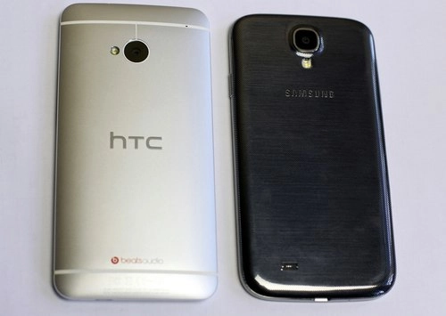 Htc one đọ dáng với samsung galaxy s4 - 3