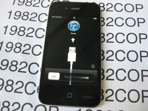Iphone 4 thử nghiệm được rao bán 1 triệu usd - 1