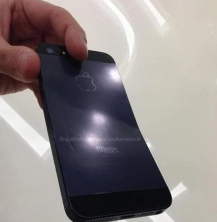 Iphone 5 bị chê vỏ mềm nên dễ cong và gẫy - 5