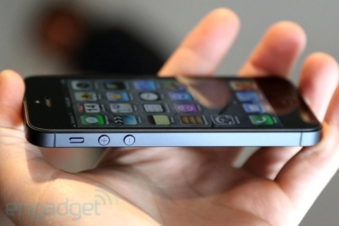 Iphone 5 có thể khan hàng vì lỗi trầy xước - 1
