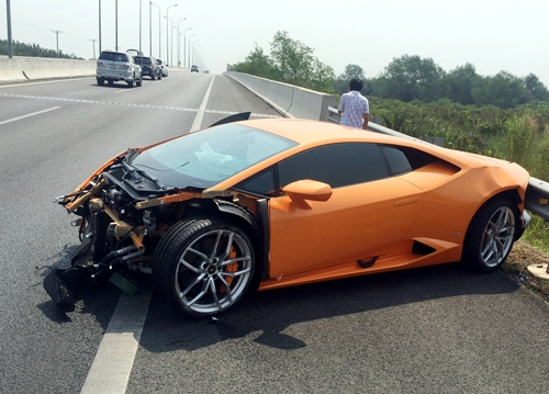 Lamborghini huracan bị tai nạn ở cao tốc long thành quận 9 tp hcm - 3
