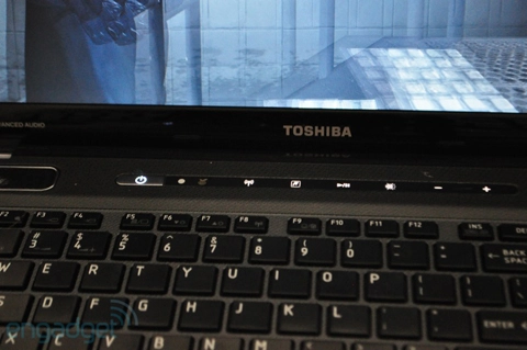 Laptop 3d cấu hình khủng của toshiba - 3