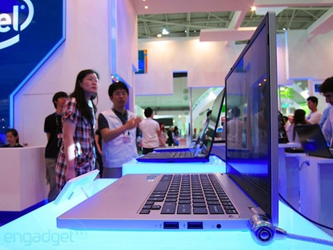 Laptop giống macbook pro của lg tại computex 2011 - 3