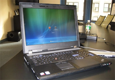 Laptop hai màn hình của lenovo - 7