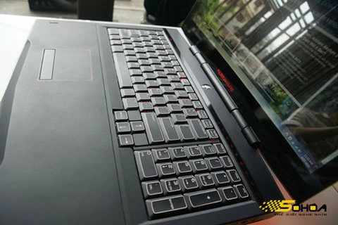 Laptop khủng của alienware tại tp hcm - 4