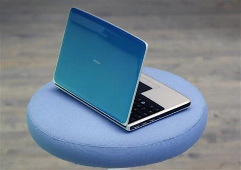 Laptop mini của nokia giá 799 usd - 2