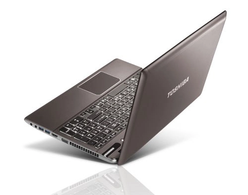 Laptop nổi bật bán tháng 42013 - 1