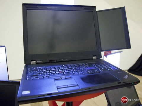 Laptop thinkpad tròn 20 tuổi - 9