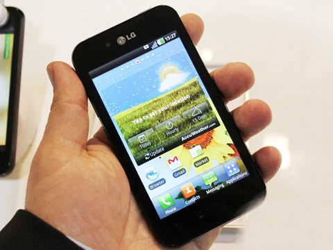 Lg optimus black giá hơn 125 triệu - 1