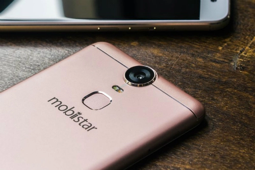 Loạt smartphone có màu hồng tại việt nam - 5