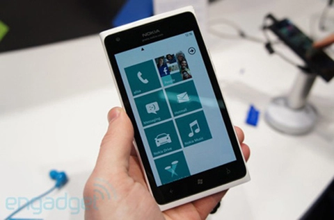 Lumia 900 được nâng cấp khả năng camera và nghe nhạc - 1