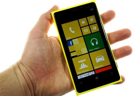 Lumia 920 lập kỷ lục về lượng hàng đặt mua trước - 1