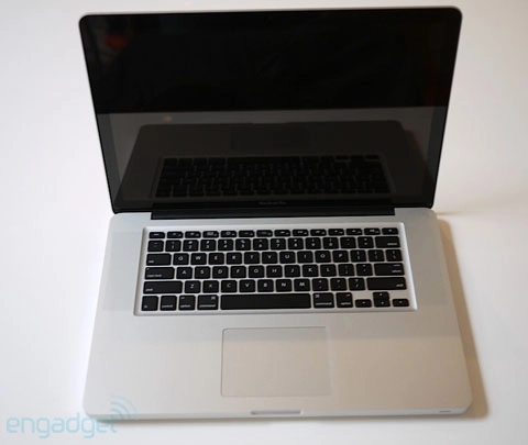 Macbook pro dùng intel core i7 - 11