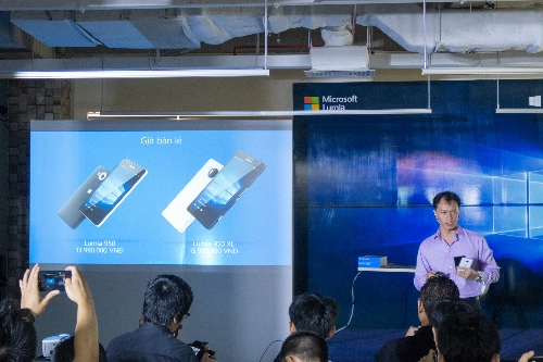 Microsoft ra lumia 950 950 xl chạy windows 10 ở việt nam - 2