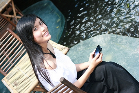 Miss teen duyên dáng cùng pda phone - 2