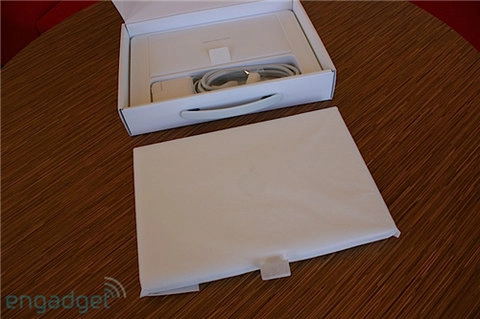 Mở hộp apple macbook vỏ nhựa mới - 3