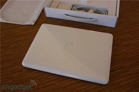 Mở hộp apple macbook vỏ nhựa mới - 4