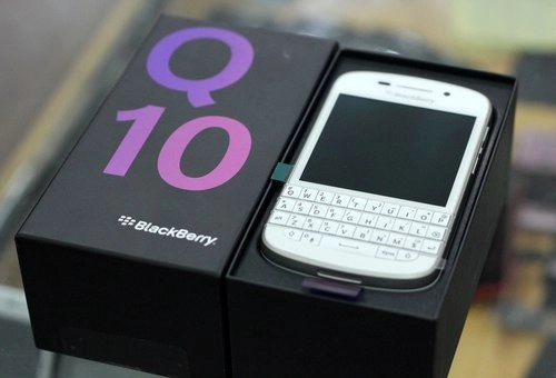 mở hộp blackberry q10 màu trắng - 2
