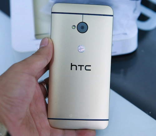 Mở hộp htc one phiên bản màu vàng - 4