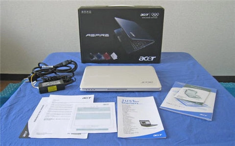 Mở hộp laptop culv mới của acer - 2