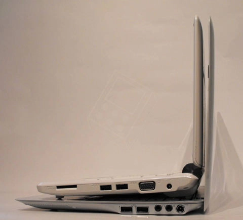 Mở hộp macbook air của msi - 21